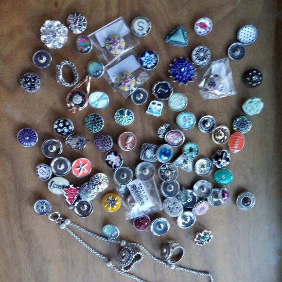 Ginger Snaps 75  Pieces  plus  necklace 3 rings Charms Bling - Picture 1 of 7